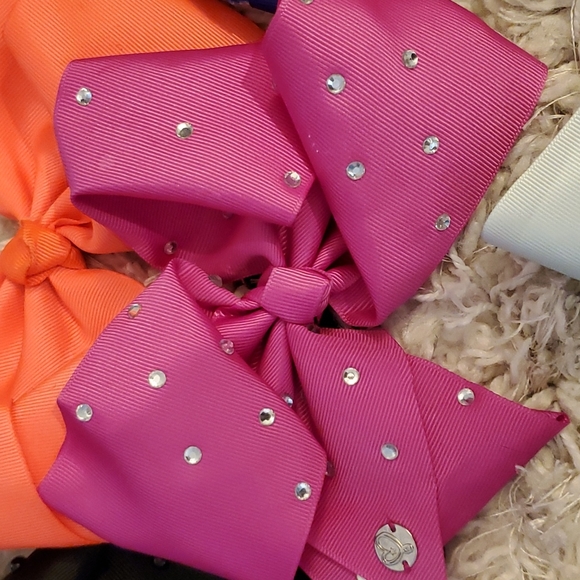 JoJo Siwa bows - Picture 15 of 16